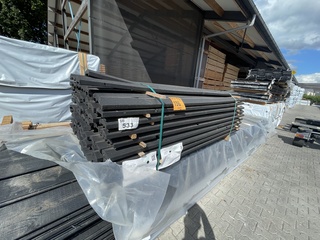 Ca. 107x Grenen afdeklatten zwart gecoat, 35x85mm, lengte 180cm